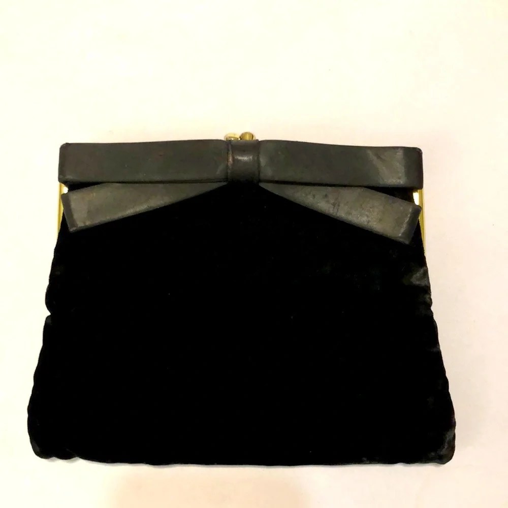 Vintage 1940’s Black Velvet Clutch Bag - Picture 1 of 3